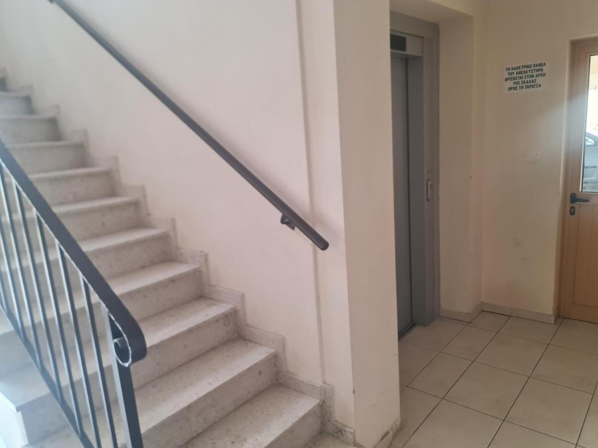 Top Floor 1 Bdrm Aprtrmnt Apartamento Dromolaxia Exterior foto