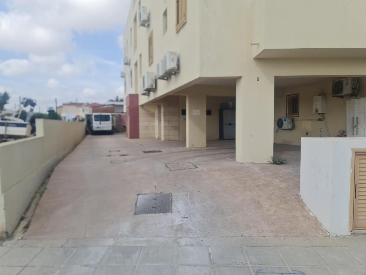 Top Floor 1 Bdrm Aprtrmnt Apartamento Dromolaxia Exterior foto