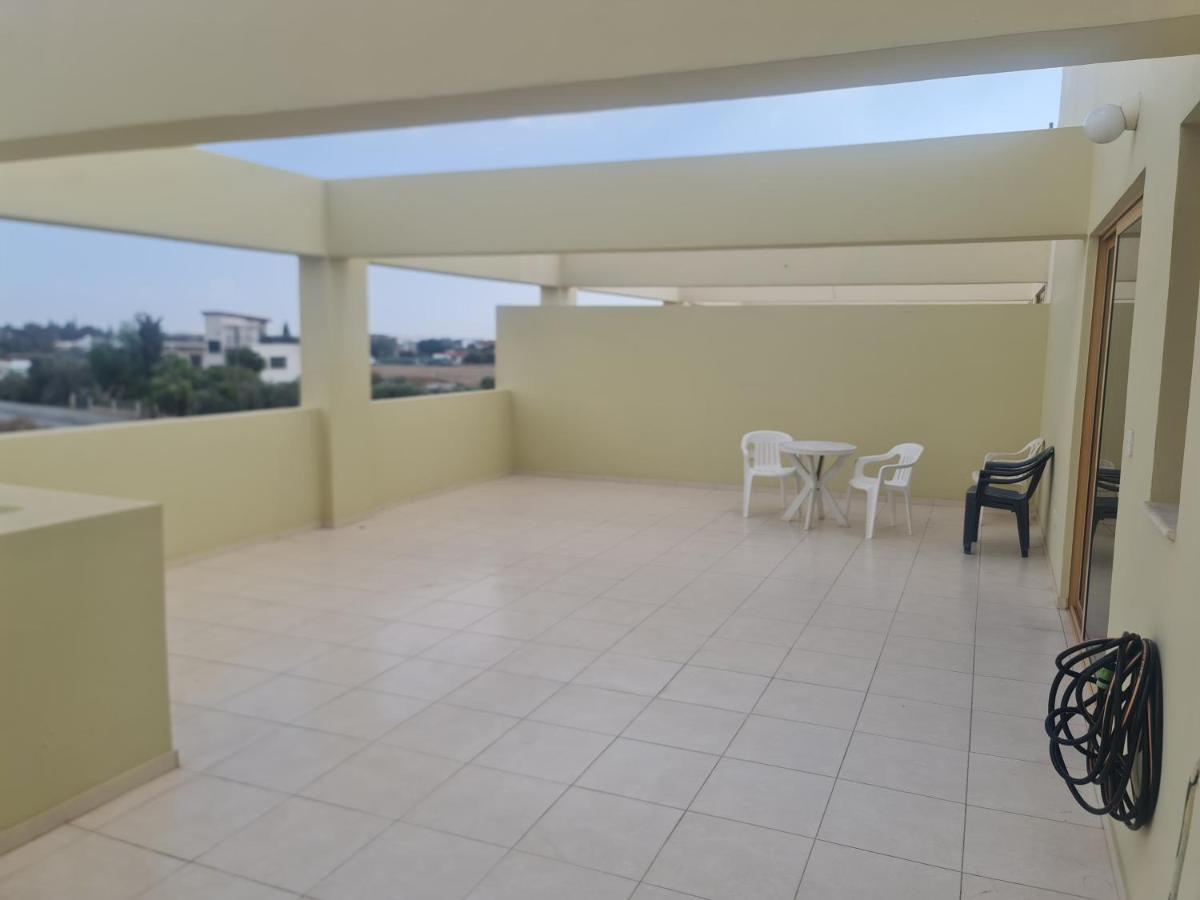Top Floor 1 Bdrm Aprtrmnt Apartamento Dromolaxia Exterior foto