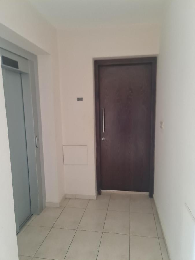Top Floor 1 Bdrm Aprtrmnt Apartamento Dromolaxia Exterior foto